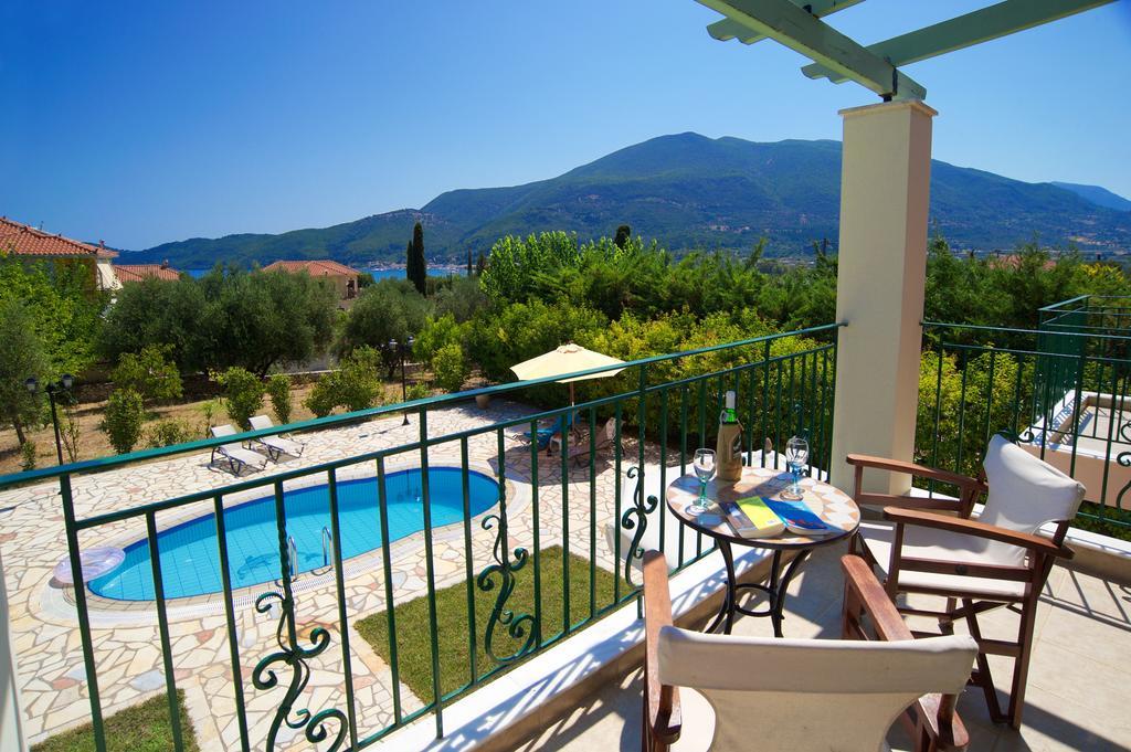 Iliachtides Villas Karavomylos Bilik gambar