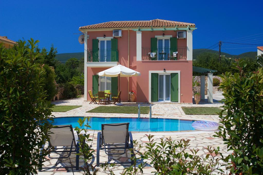 Iliachtides Villas Karavomylos Bilik gambar