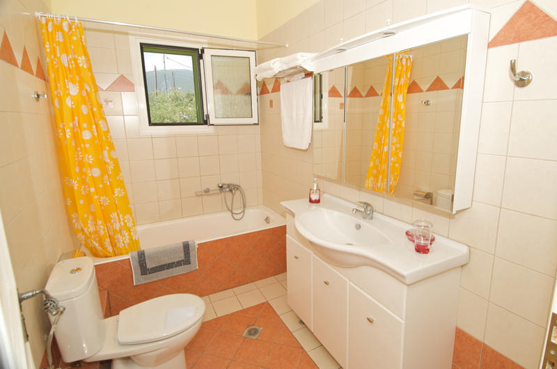 Iliachtides Villas Karavomylos Bilik gambar