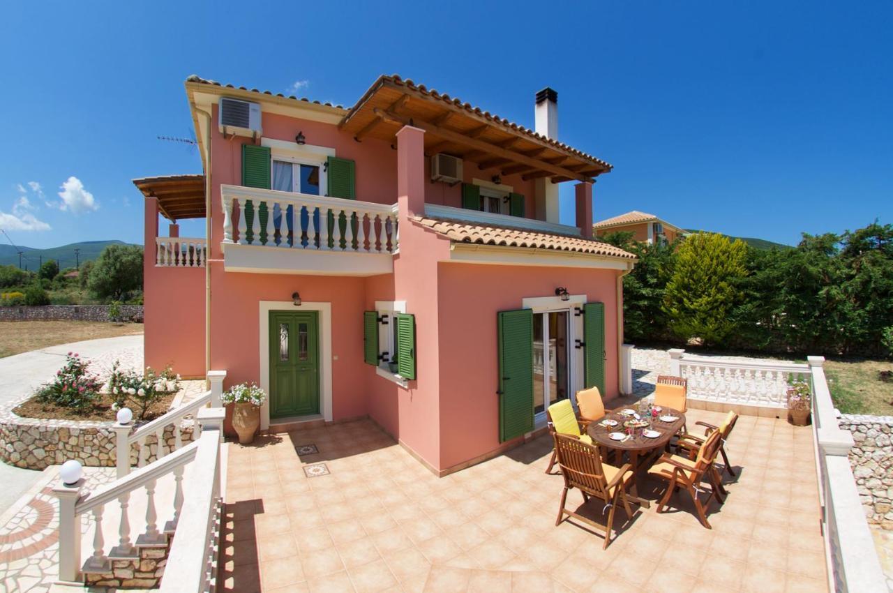 Iliachtides Villas Karavomylos Bilik gambar